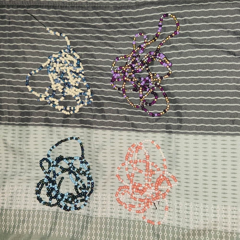 women's belly beads